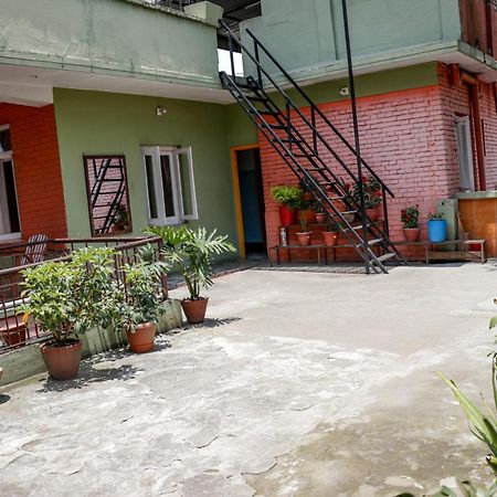 Hotel Backpackers Inn Катманду Экстерьер фото