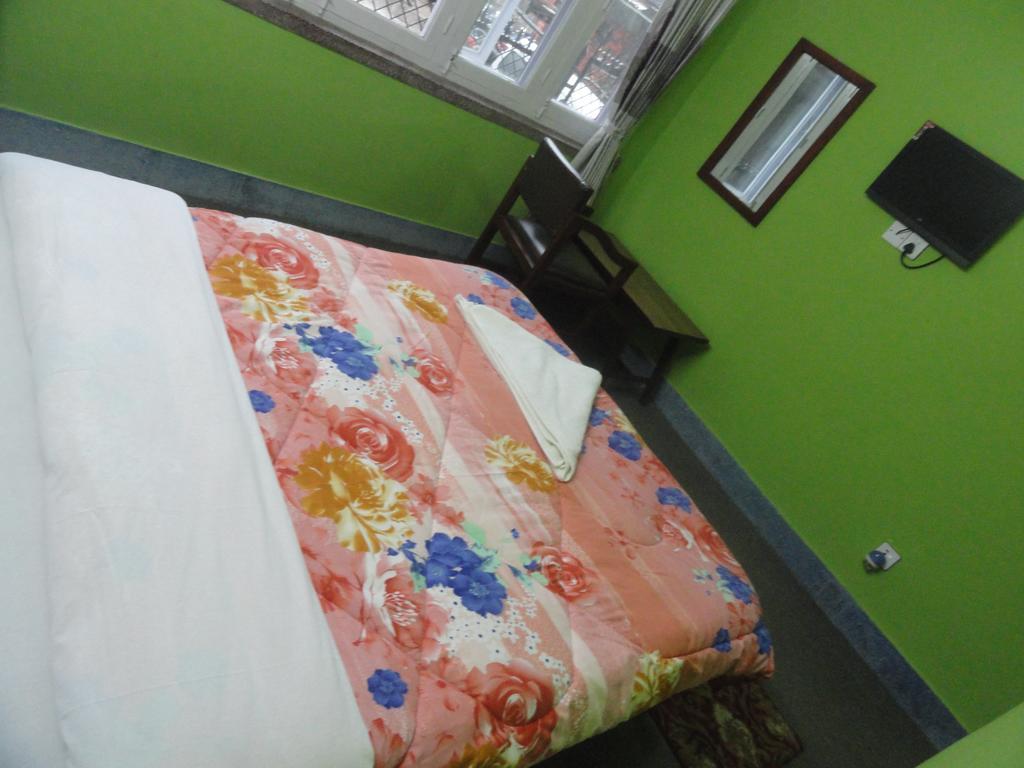 Hotel Backpackers Inn Катманду Экстерьер фото