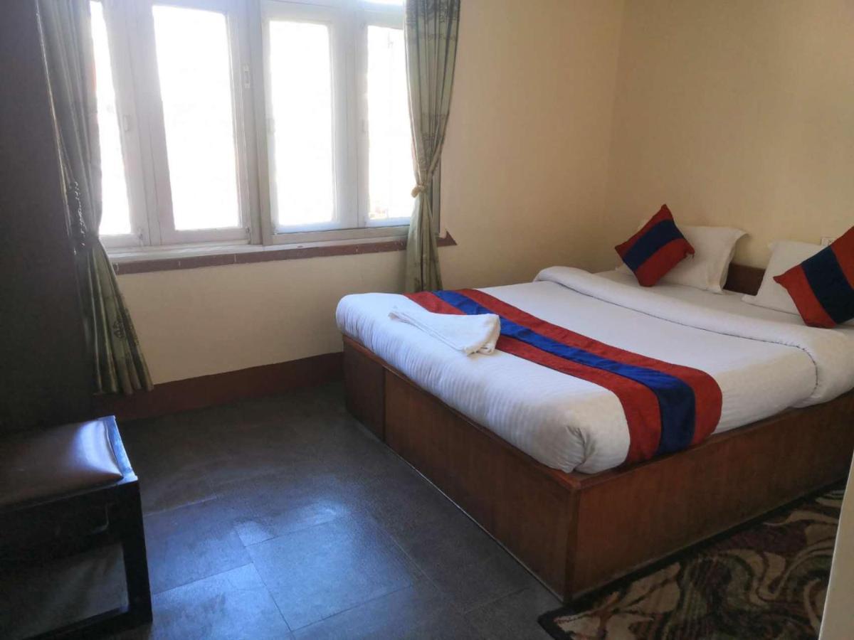Hotel Backpackers Inn Катманду Экстерьер фото