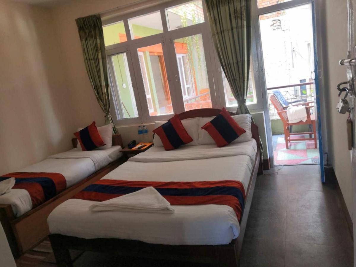 Hotel Backpackers Inn Катманду Экстерьер фото