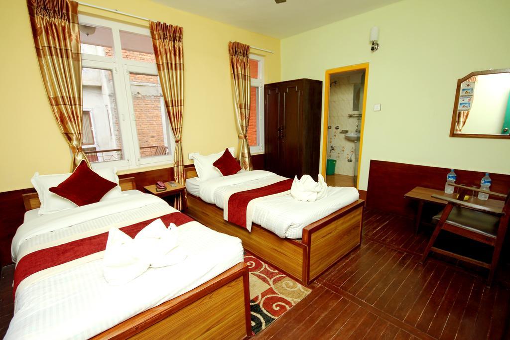 Hotel Backpackers Inn Катманду Экстерьер фото