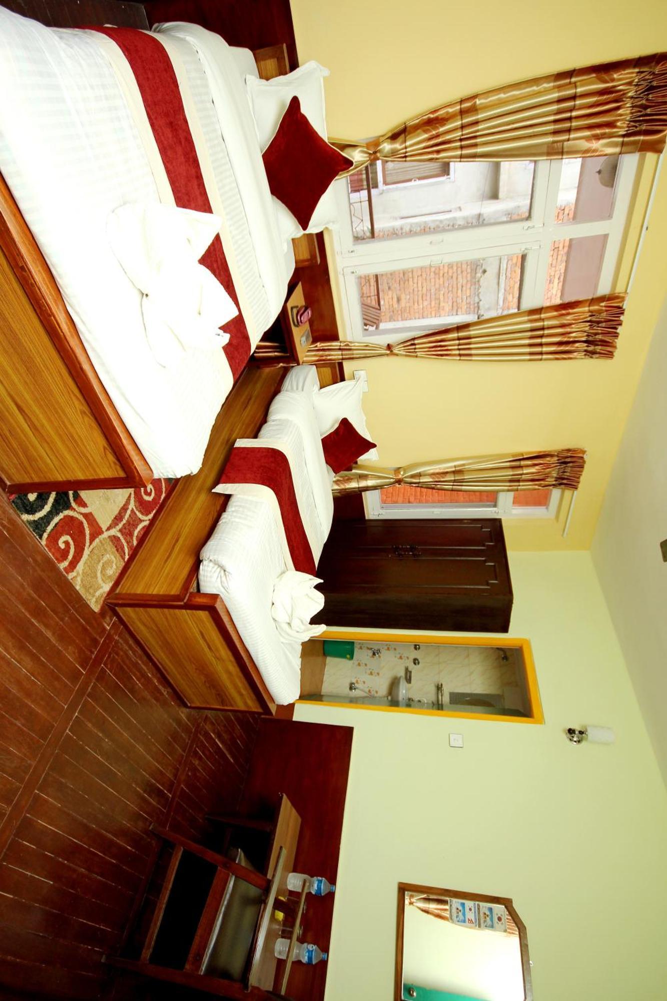 Hotel Backpackers Inn Катманду Экстерьер фото